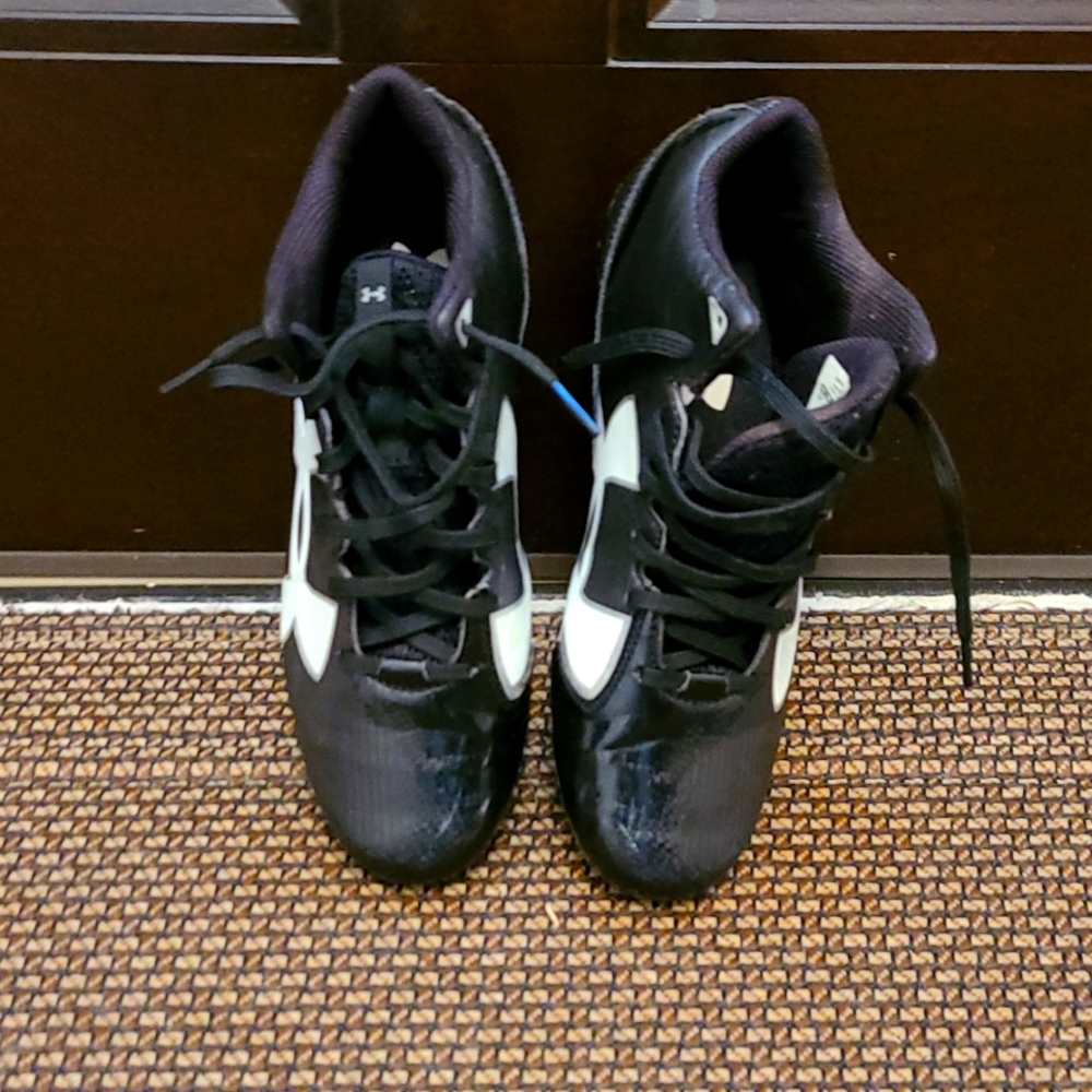Black Under Armour Football (🏈) Cleats